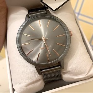 Nine west watch Brand new with plastic glass protector reloj